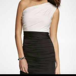 🌺 2 for $40🌺 One shoulder Express dress